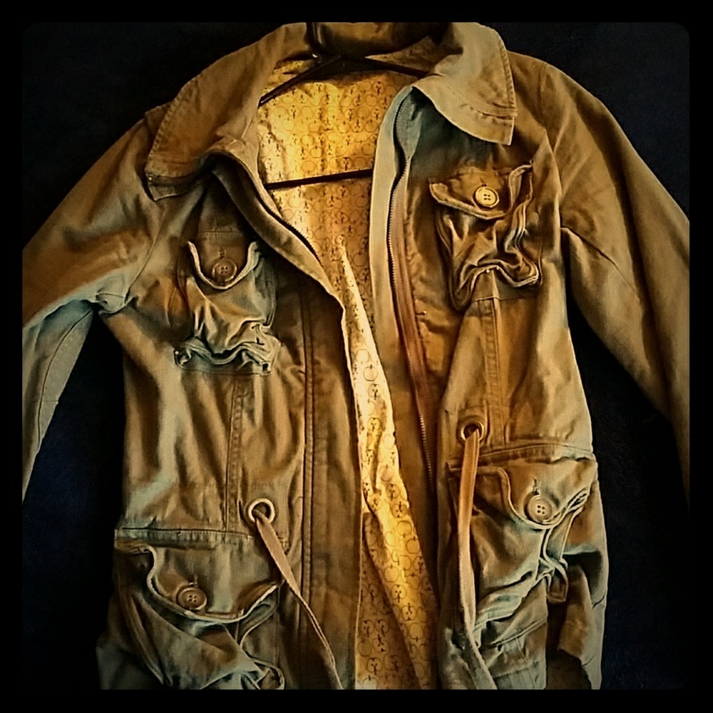 Divided jacket size small